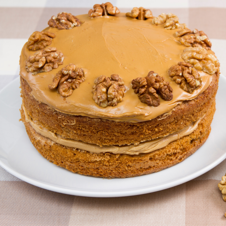 Delicioso bolo de nozes para o seu café da tarde