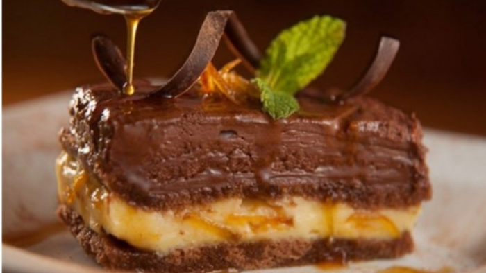 Mousse de chocolate meio amargo com toque de laranja