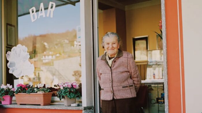 Aos 101 anos e sem férias há 8 décadas, dona Anna não quer se aposentar: “Tenho saúde”