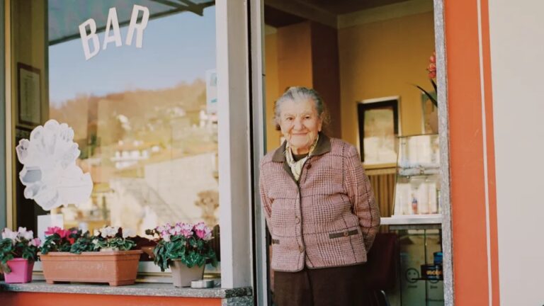 Aos 101 anos e sem férias há 8 décadas, dona Anna não quer se aposentar: “Tenho saúde”