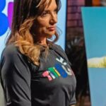 Mãe capixaba criou figurino flutuante para a filha e abriu sua empresa que também atende PCDs