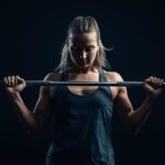 O verdadeiro motivo para trocar as horas de esteira pelos pesos na academia