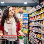 Como gastar menos no supermercado? Veja 10 dicas para economizar