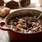 História e segredos do clássico Boeuf Bourguignon francês