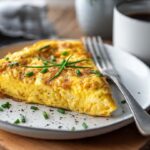 O truque simples que os grandes chefes usam para deixar a omelete caseira incrivelmente fofa e leve