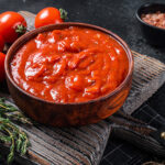 Como fazer um molho de tomate caseiro encorpado e sem acidez