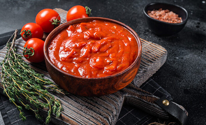Como fazer um molho de tomate caseiro encorpado e sem acidez