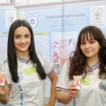 O tomate-cereja pode ajudar na acne? Veja o que duas estudantes baianas desenvolveram