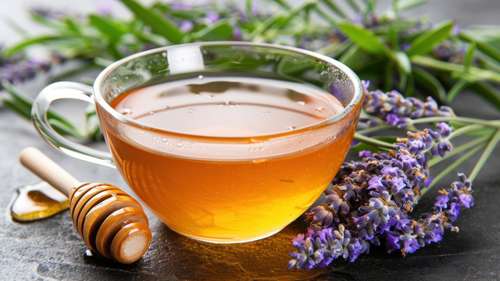 A infusão natural de lavanda que desacelera a mente à noite