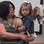 “Eu ajudei a mamãe?”: menina de 3 anos salva mãe durante convulsão