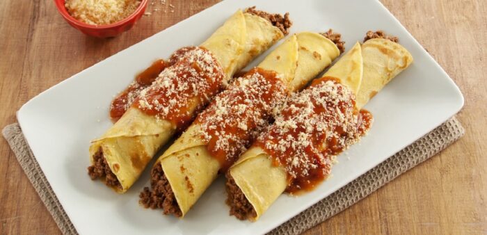 Receita de panqueca de carne moída simples e saborosa para o almoço